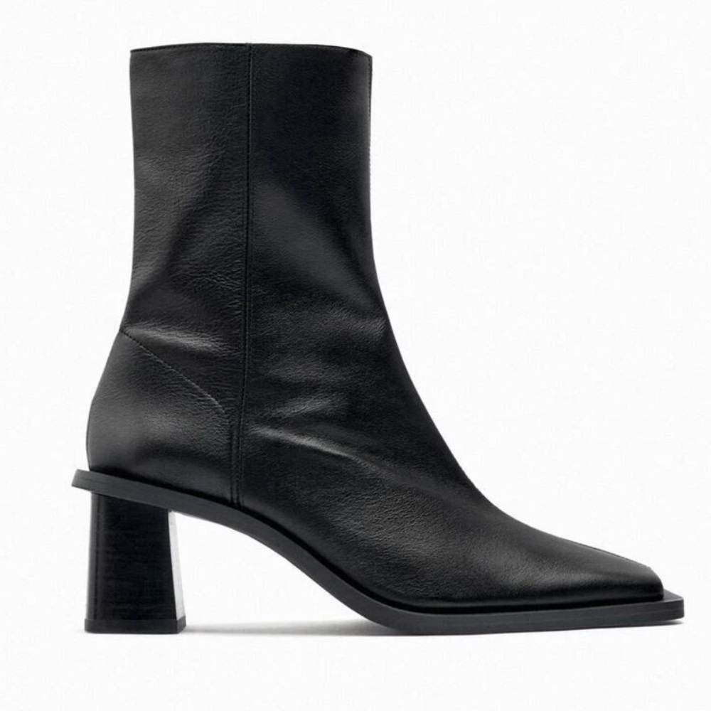 Zara black genuine leather block heel ankle boots Minimal luxe
1213101080039-1 - Picture 3 of 16